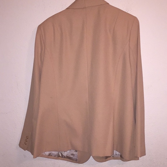 Beautiful blazer( Final Sale ) - Picture 4 of 4